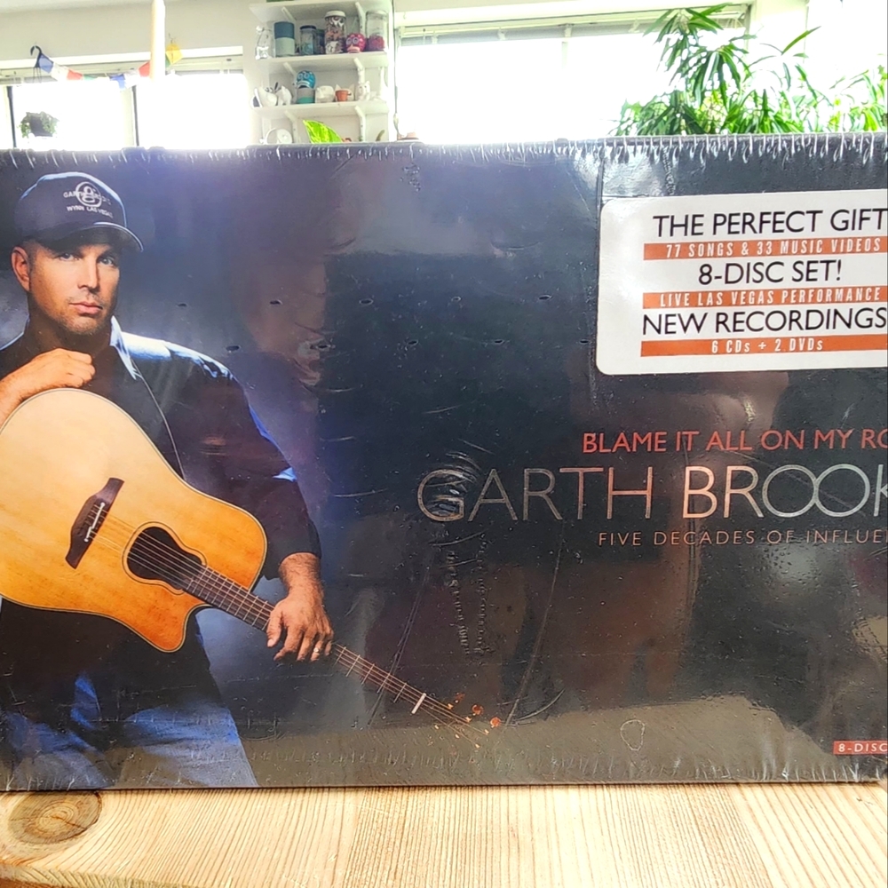 8 disc Garth Brooks Set unopened